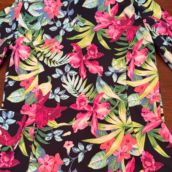 Tommy Bahama Floral Long Sleeve 1/4 Zip Women's Top - Picture 8 of 10